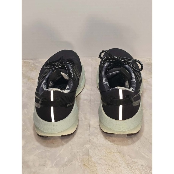 Saucony Triumph Running Shoes Black Gray GUC Women's Sz 8 Est - Picture 4 of 9